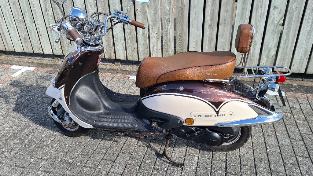 Q-Retro Scooter - Bruin/Beige - Goede Staat