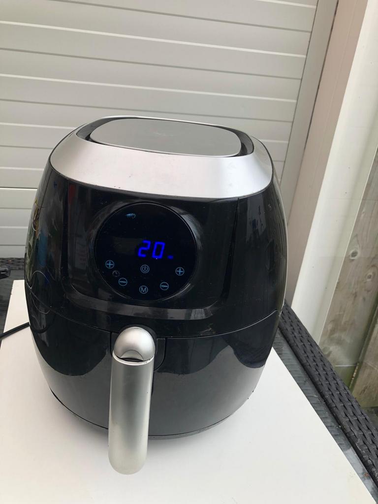 Goed werkende Airfryer met digitaal display, Ophalen of Verzenden, Zo goed als nieuw, Airfryer, 1000 t/m 1499 gram