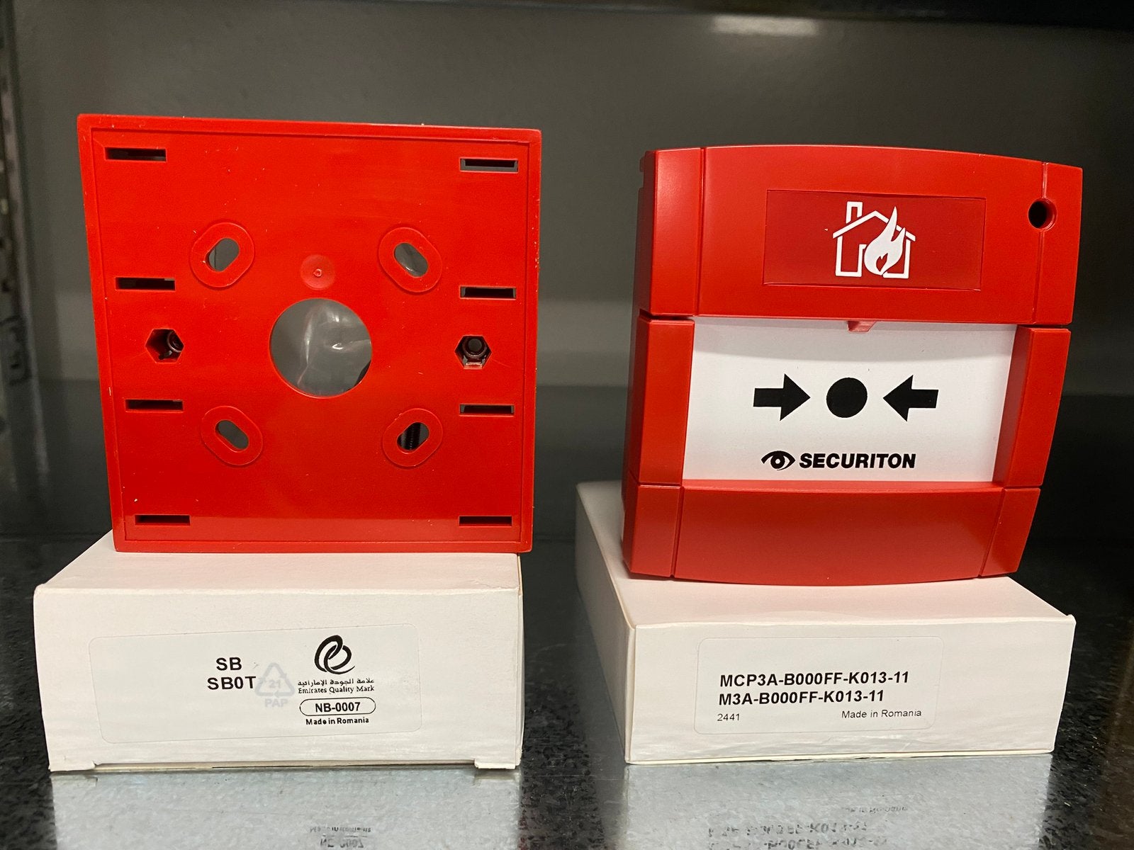 1x coventionele handmelder met voet + nevenindicator, Ophalen of Verzenden, Nieuw, Detector, Sensor of Melder, Overige soorten