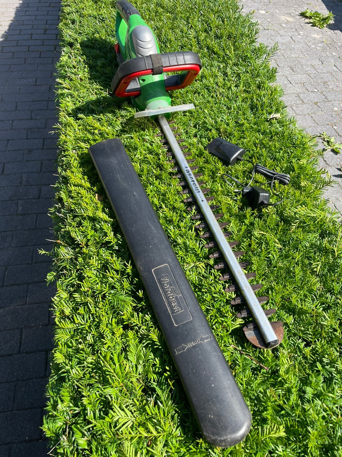 Accu heggenschaar, Tuin en Terras, Heggenscharen, Ophalen of Verzenden, Gebruikt, Accu