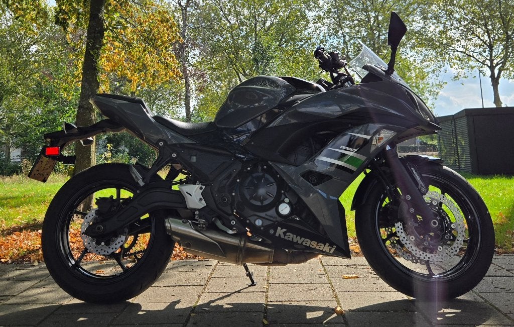 Kawasaki Ninja 650 | 2018 | 25.674 km | Grijs/Zwart | €5.995, 2 cilinders, Occasion, Meer dan 35 kW, ABS