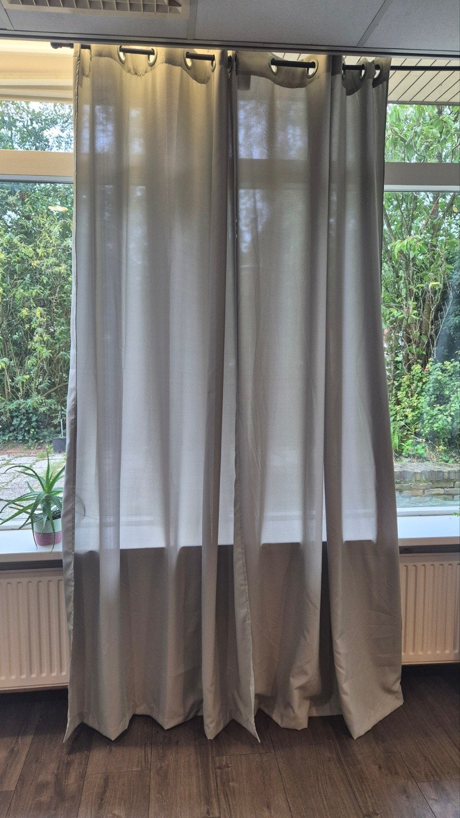 2 banen licht/olijfgroene gordijnen (evt. met roedes), Ophalen, Met ringen, Zo goed als nieuw, Gordijn