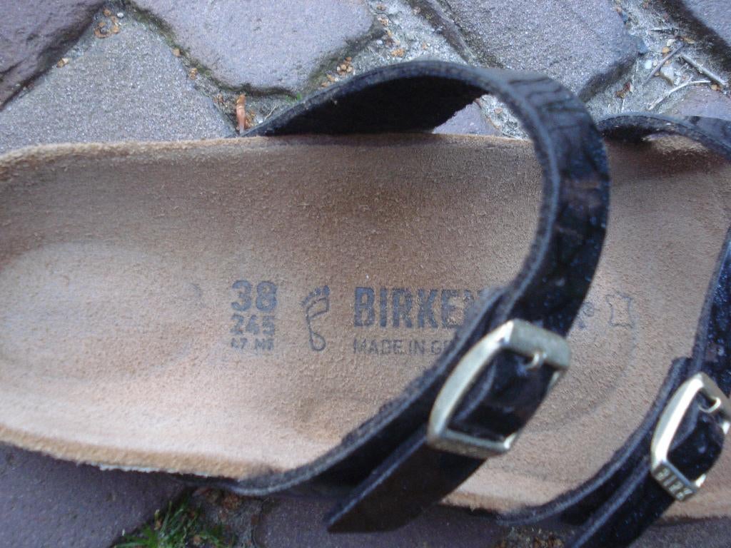 BIRKENSTOCK MAYARI ZWART 38 NU GRATIS VERZENDING PER POST, Slippers, Verzenden, Zwart, Zo goed als nieuw