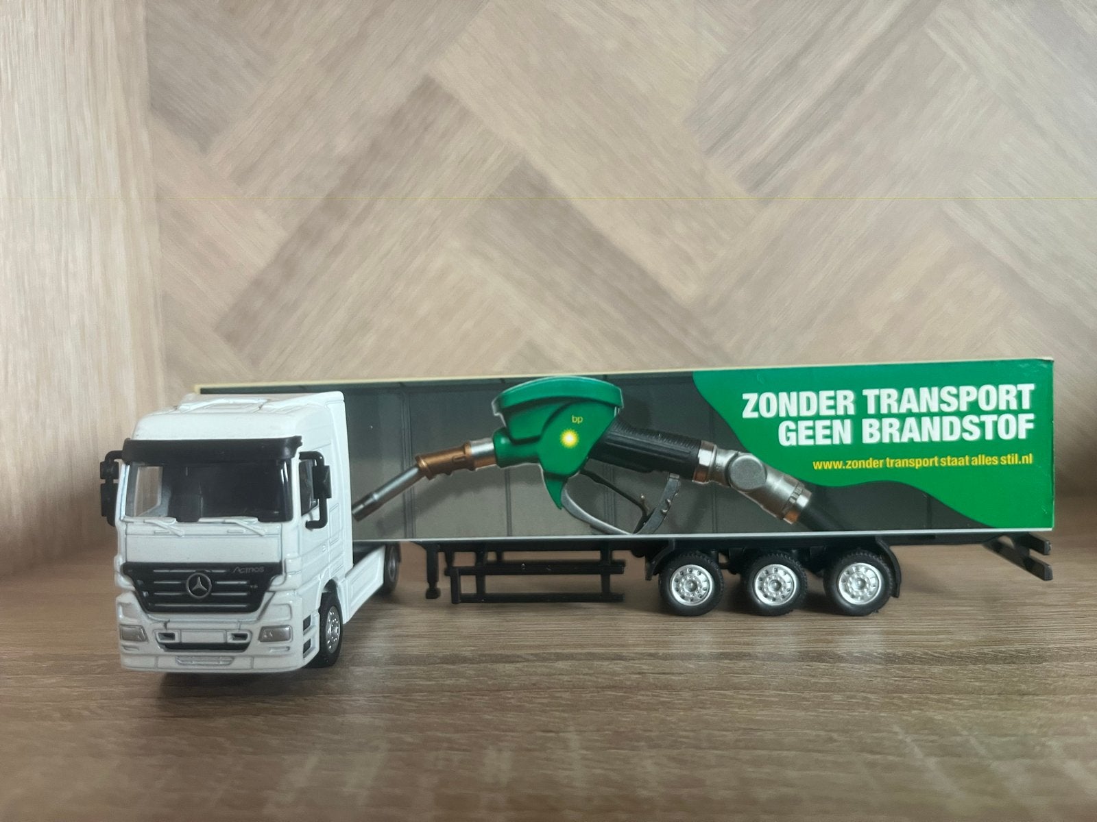 Holland Oto Schaalmodel Mercedes-Benz Actros - BP, Overige merken, 1:50 of kleiner, Ophalen of Verzenden, Zo goed als nieuw