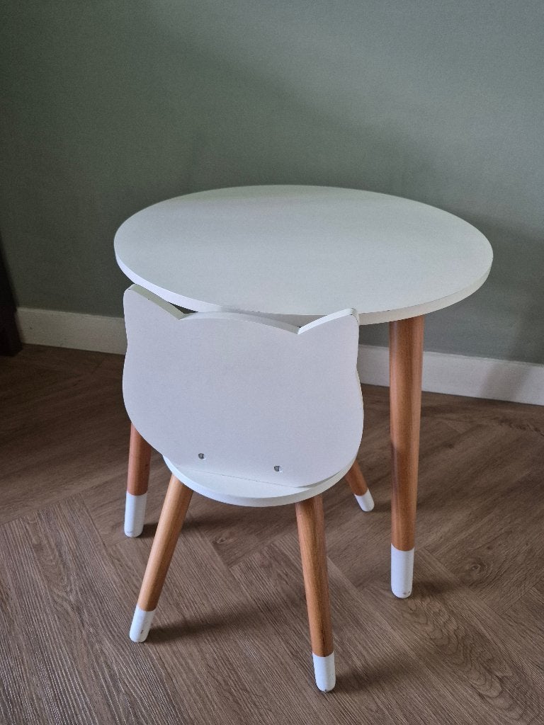 Kindertafel en stoeltje 'Thomas de kat' van Amadeus, Ophalen, Zo goed als nieuw, Tafel(s) en Stoel(en)
