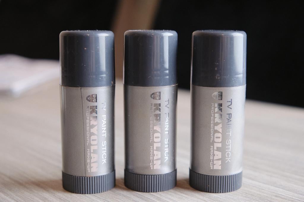 Kryolan TV paint stick - drie kleuren, Sieraden, Tassen en Uiterlijk, Uiterlijk | Cosmetica en Make-up, Ophalen of Verzenden, Gebruikt