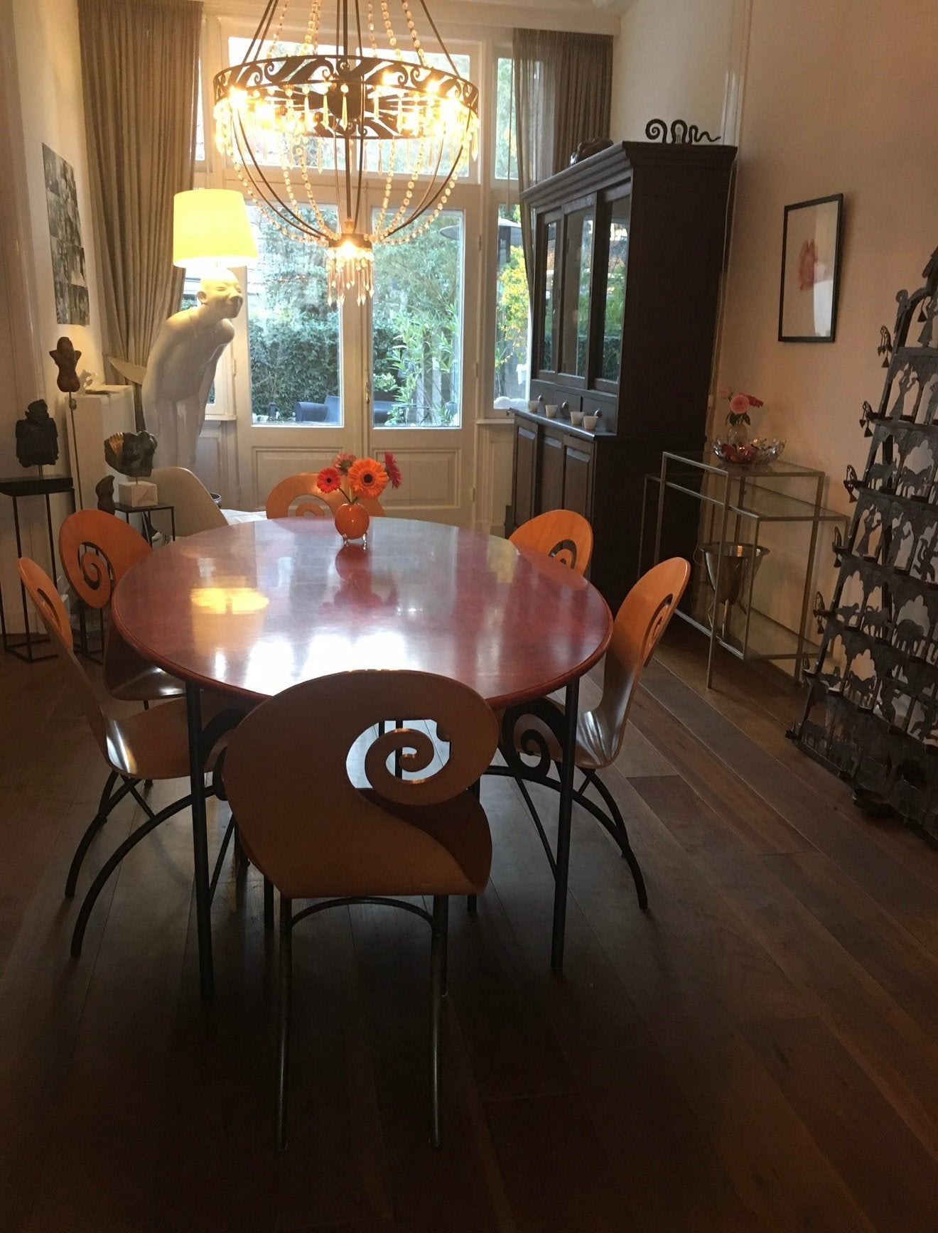 Maroeska Metz ovale eettafel met 6 stoelen, Huis en Inrichting, Ophalen, Gebruikt, 100 tot 150 cm, Design