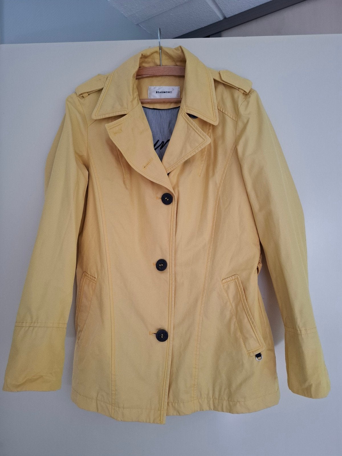 Beaumont Gele Trenchcoat Maat M, Maat 38/40 (M), Ophalen of Verzenden, Zo goed als nieuw, Geel