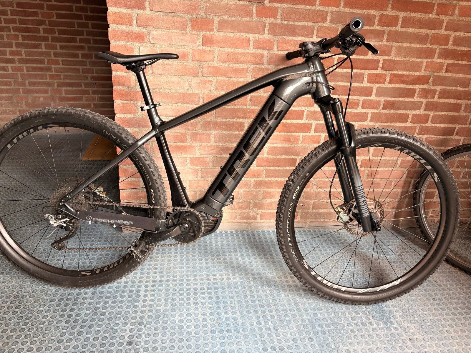 Trek Powerfly 4 E-MTB - Zwart, Maat L/XL, Ophalen, Gebruikt, Overige merken
