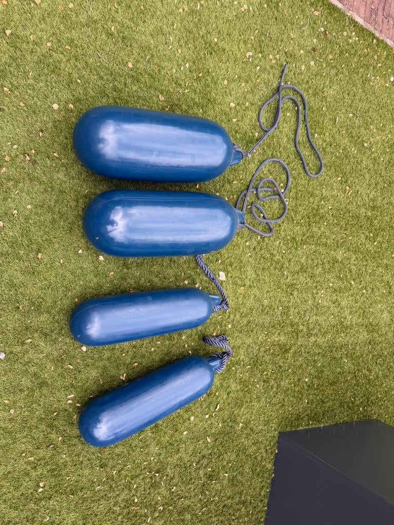 Fenders blauw met blauwe lijn zo goed als nieuw, Watersport en Boten, Ophalen, Zo goed als nieuw, Overige typen