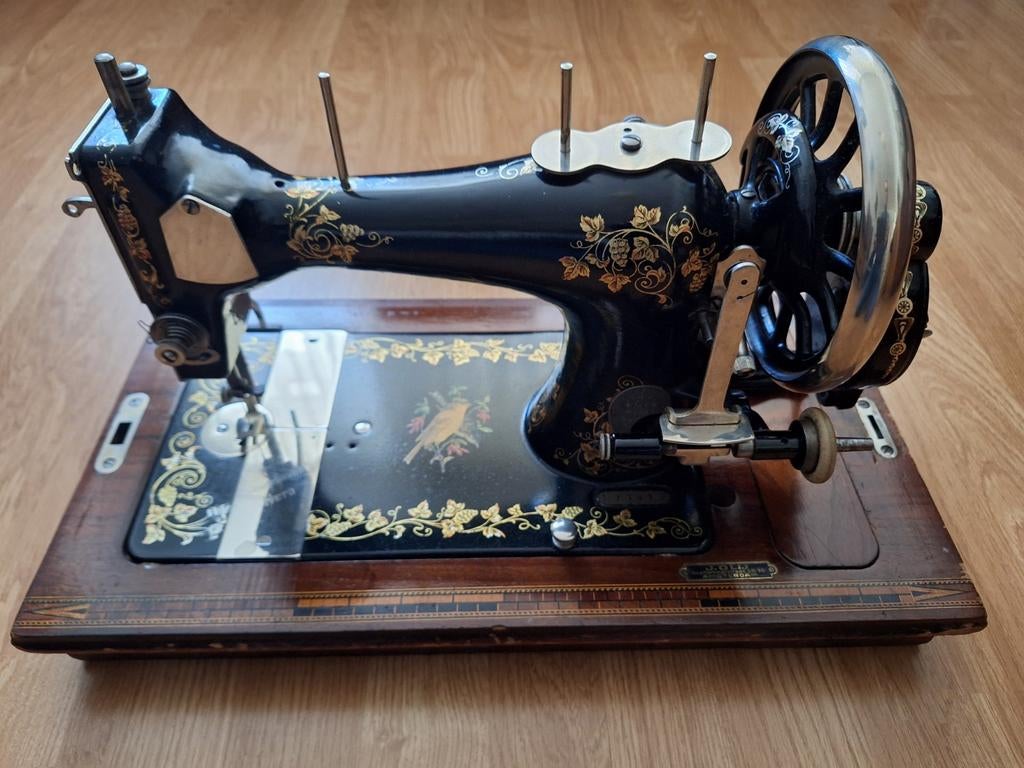Antieke Naaimachine - Decoratief en Historisch, Ophalen