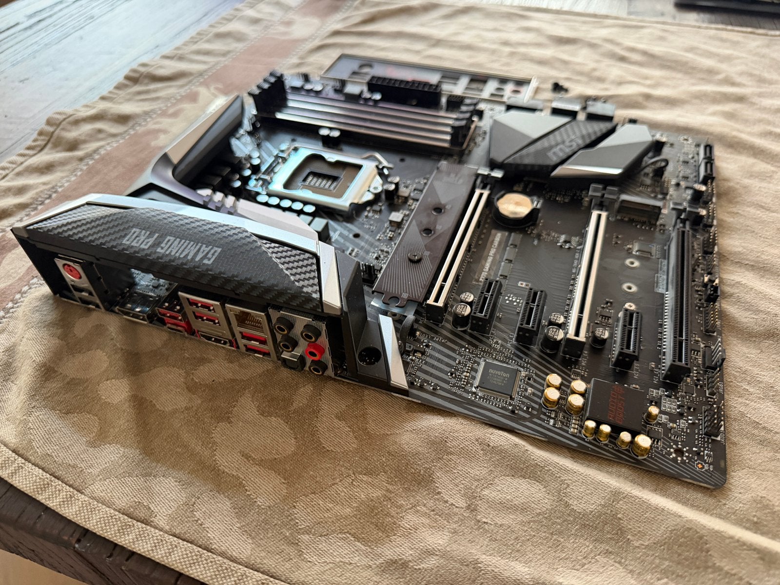 MSI Z370 Gaming Pro Carbon Moederbord – Intel LGA1151 – DDR4, Computers en Software, Ophalen of Verzenden, Zo goed als nieuw, DDR4