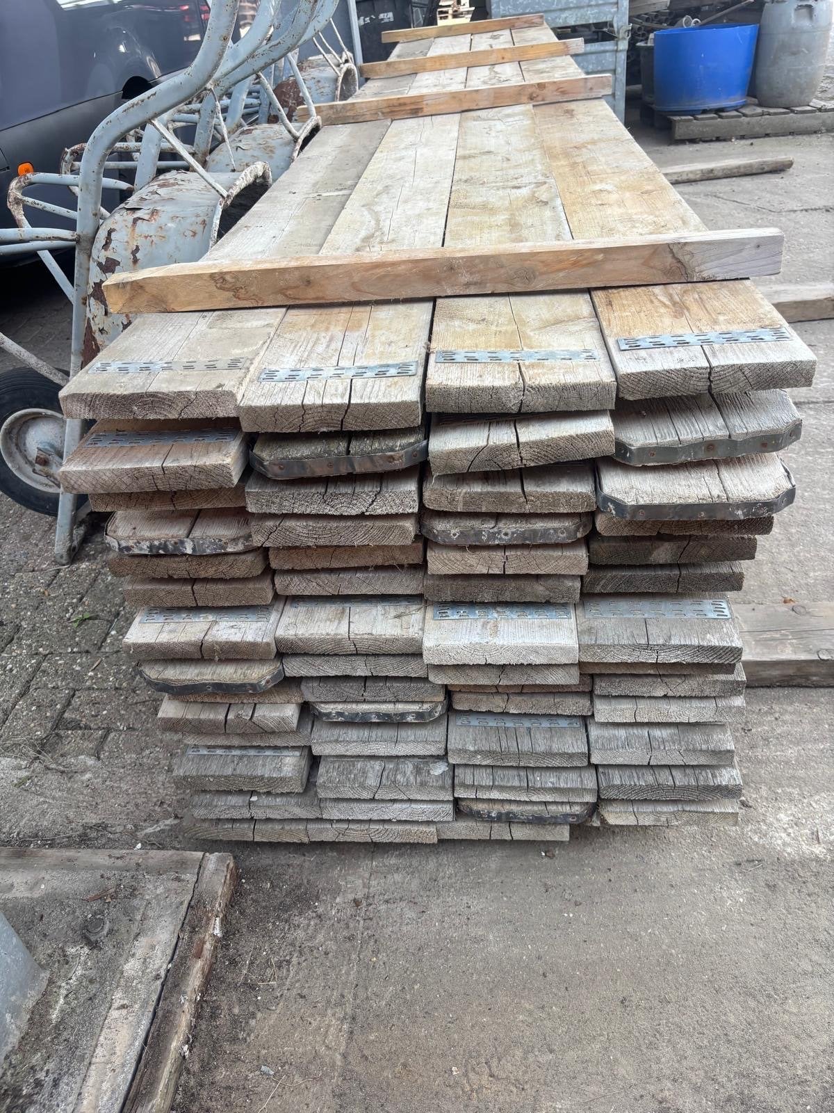 Gebruikte steigerplanken - Diverse lengtes en diktes, Doe-het-zelf en Verbouw, Hout en Planken, Gebruikt, 25 tot 50 mm, Ophalen of Verzenden