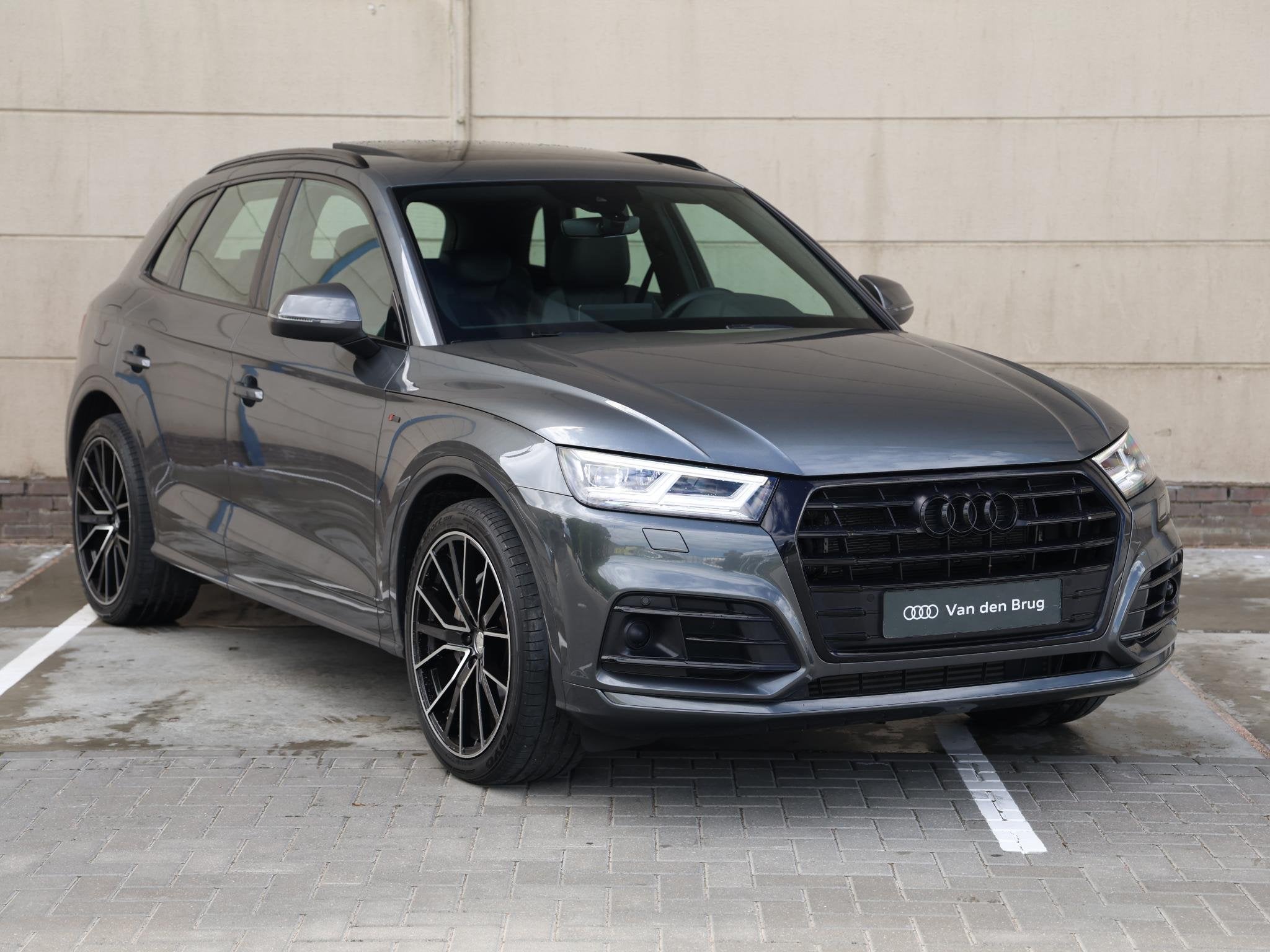 Audi Q5 55 TFSIe 367 pk S-Line Quattro | Panoramadak | Lucht, Automaat, 4 cilinders, Plug-in hybride, Bedrijf