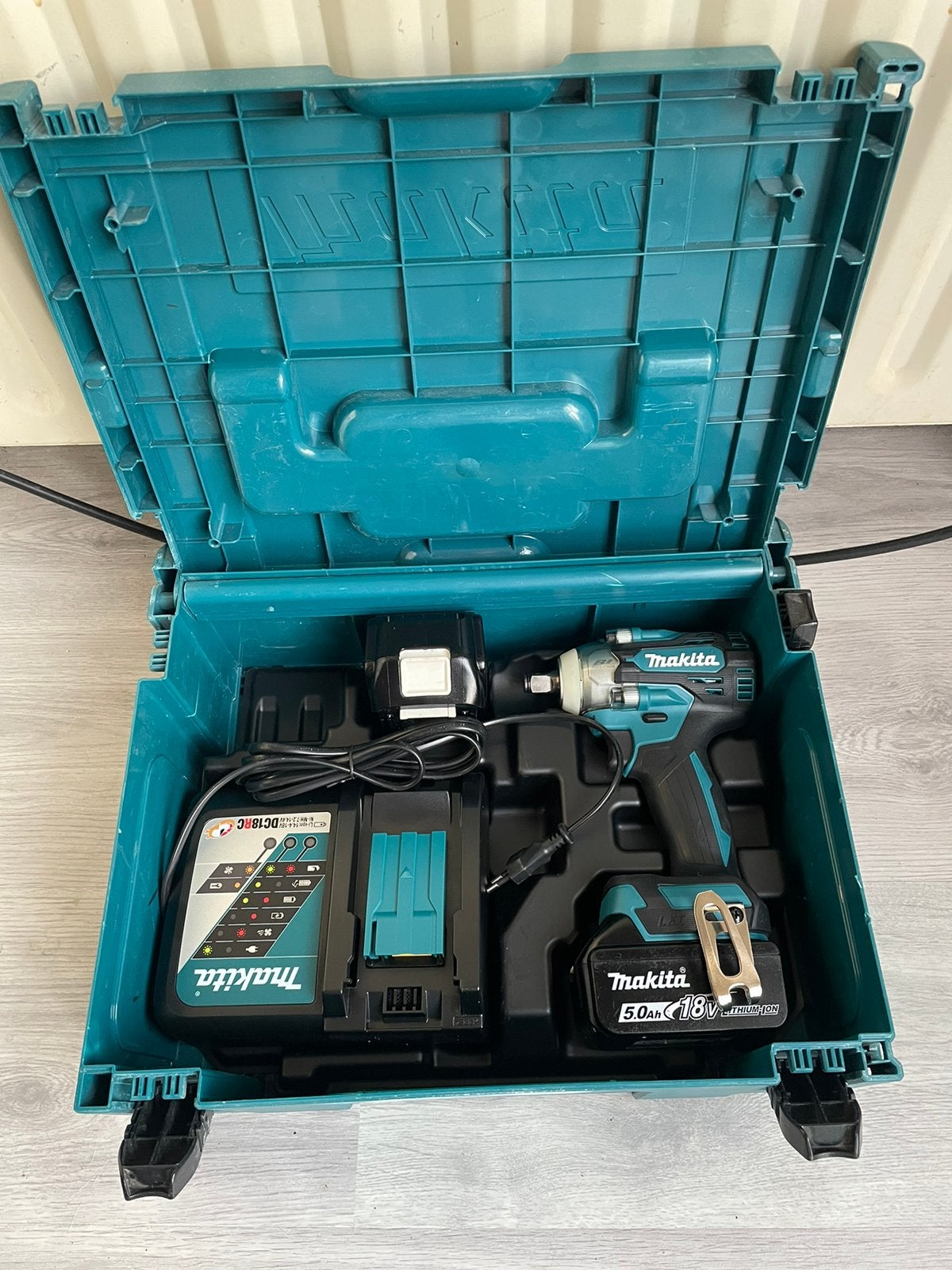 Makita DTW300, Doe-het-zelf en Verbouw, Gereedschap | Boormachines, Ophalen, Zo goed als nieuw