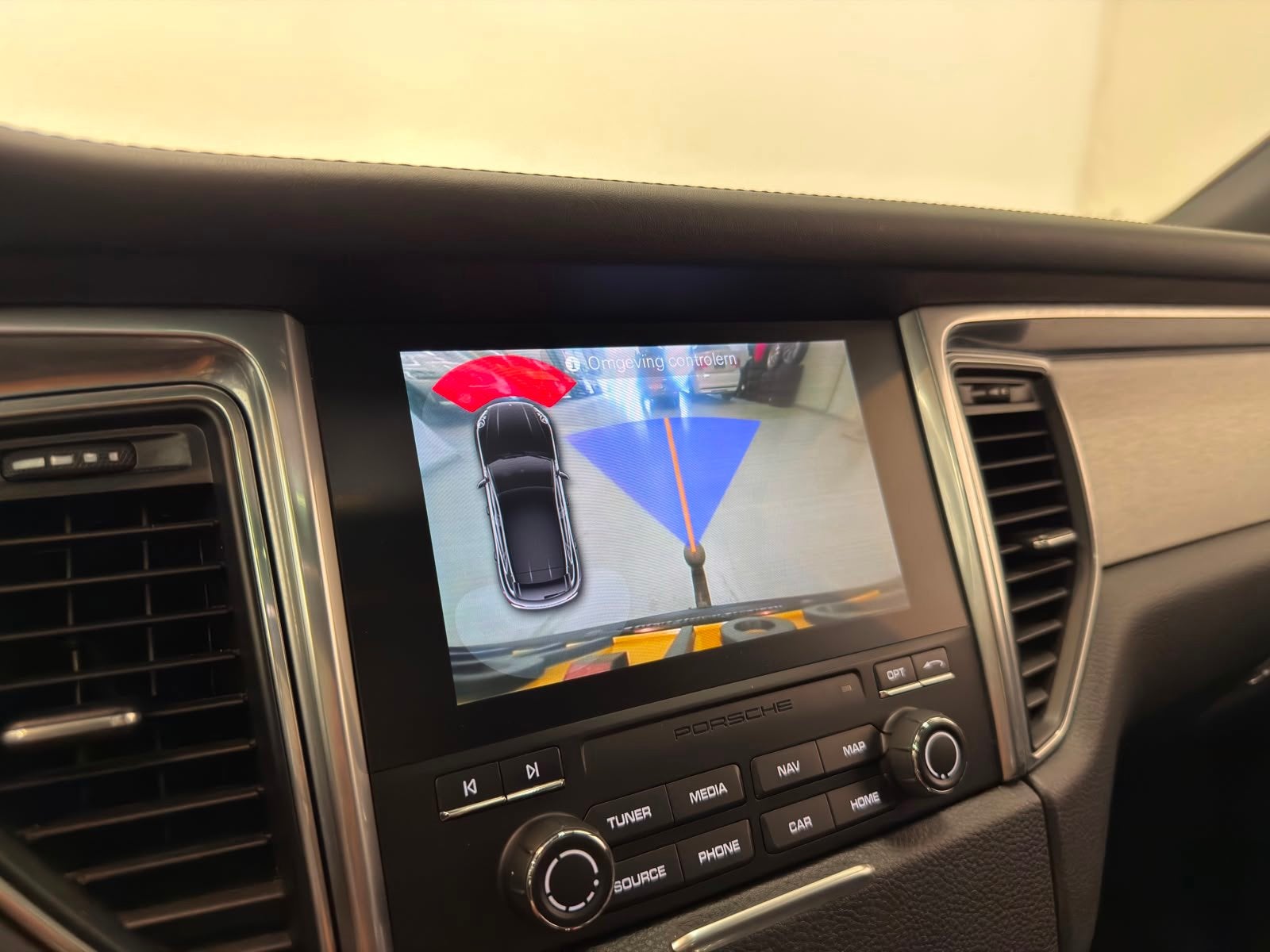 Foto 16 van Porsche Macan 3.0 GTS / Pano / Luchtvering / Trekhaak