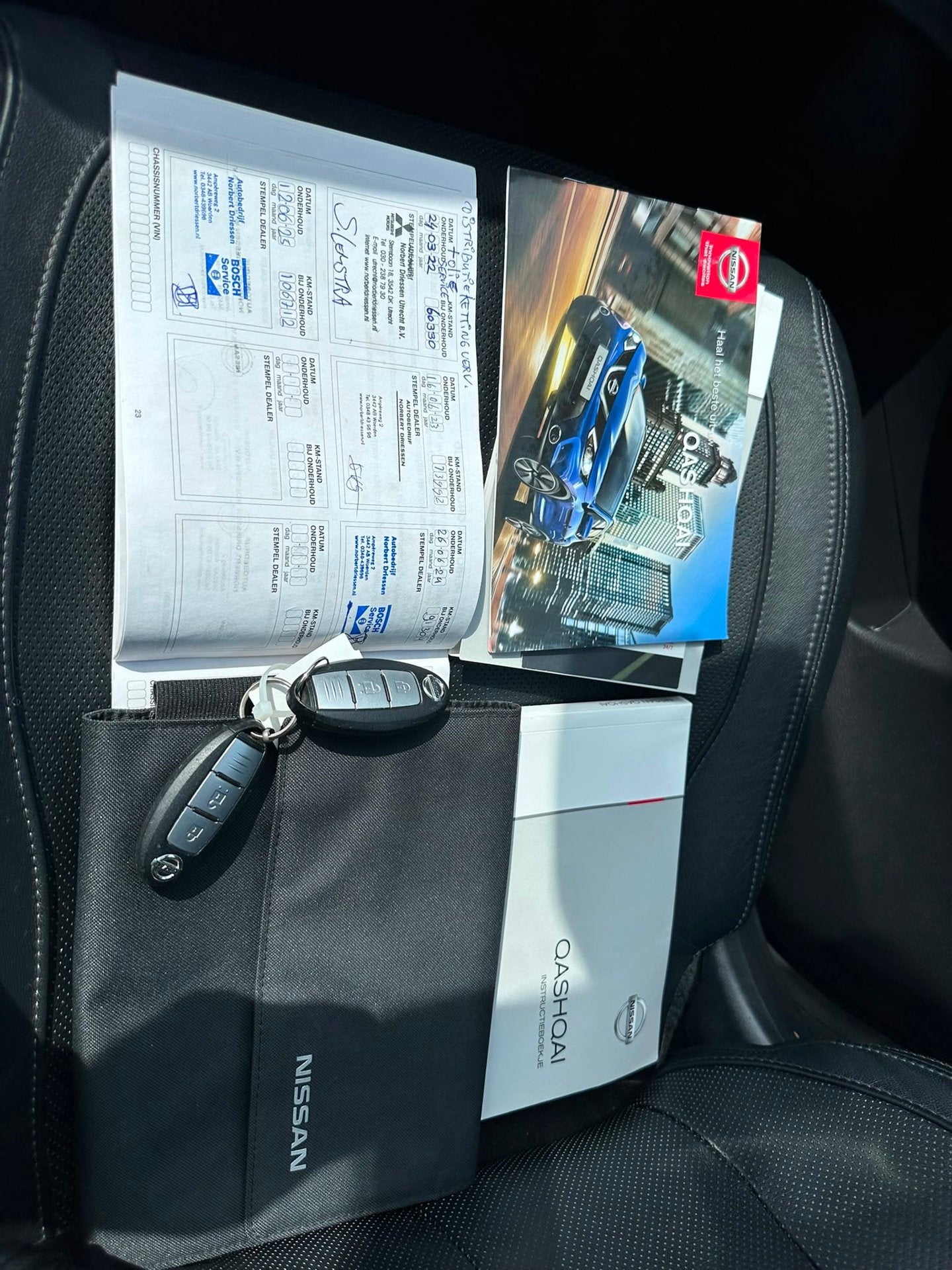 Nissan Qashqai 1.2 Tekna Automaat*360 Camera*Pano*Leder*Navi, Auto's, Dealer onderhouden, Gebruikt, 4 cilinders, 116 pk