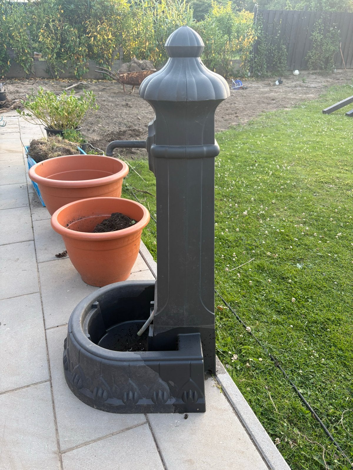 Decoratieve Tuinwaterpomp met Bak, Ophalen, Gebruikt, Kunststof, Waterornament