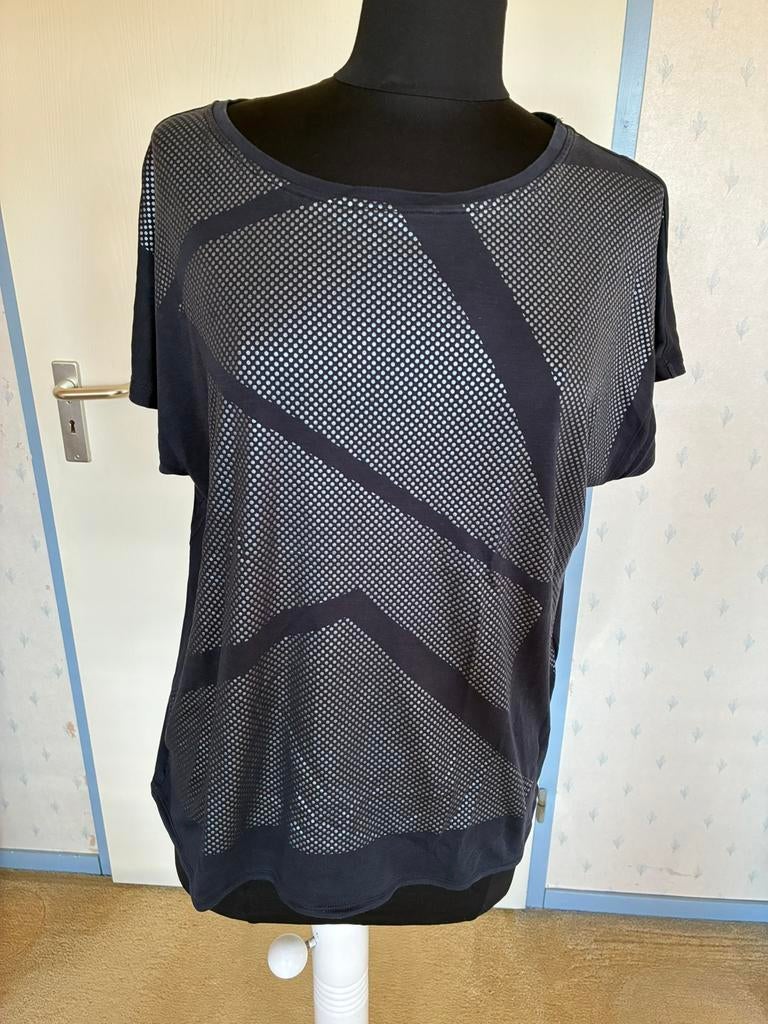 054 Marc Cain sports shirt in maat N6 donker blauw, Maat 46/48 (XL) of groter, Zo goed als nieuw, Korte mouw, Verzenden