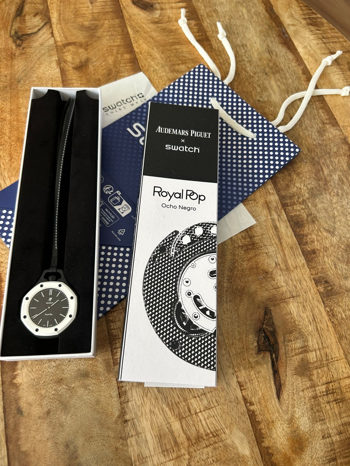 Swatch x Audemars Piguet Royal Pop horloge, model Ocho Negro, Ophalen of Verzenden, Nieuw