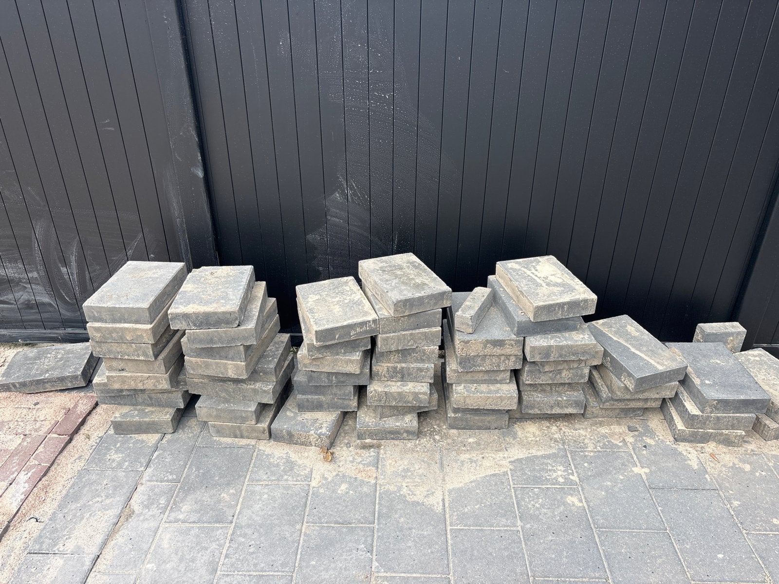 56 stuks gebruikte terrastegels - grijs 20x30 cm, Tuin en Terras, Ophalen, Gebruikt, Minder dan 5 m², Beton