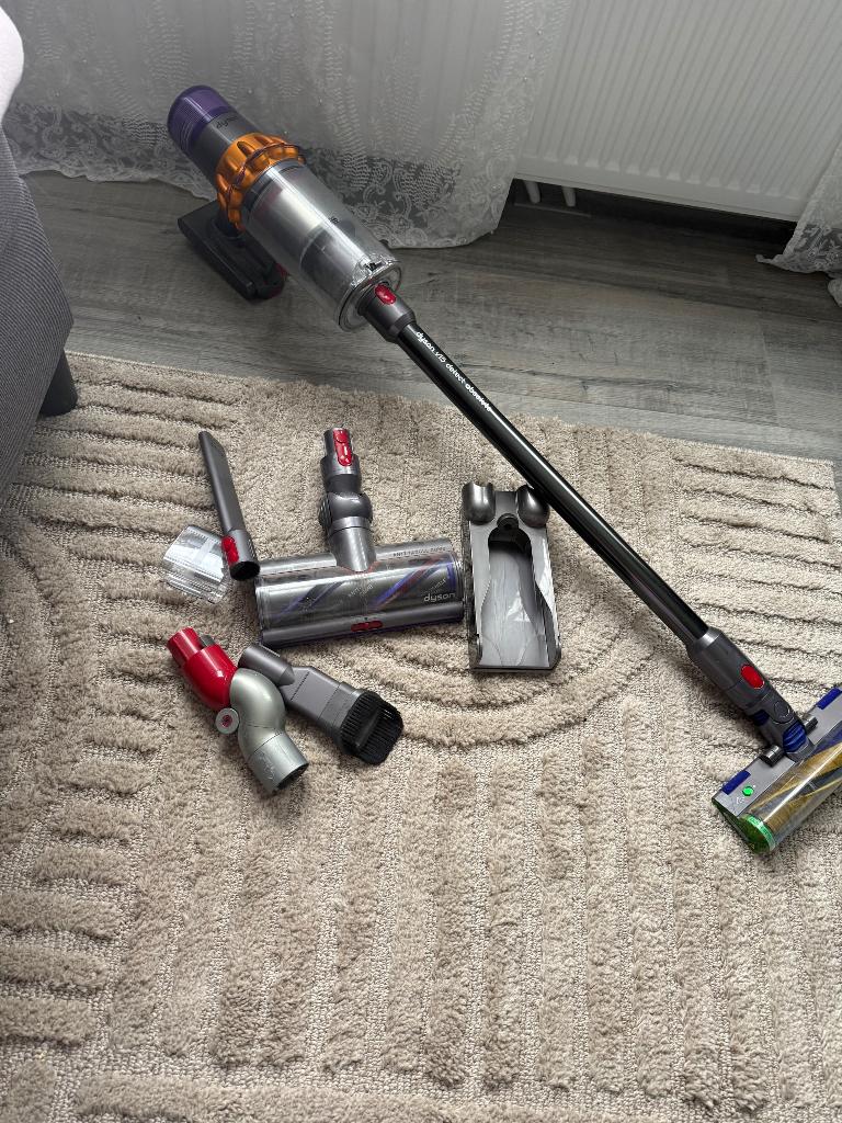 Dyson V15 stofzuiger, Witgoed en Apparatuur, Stofzuigers, Ophalen, Gebruikt, Stille werking, Dyson