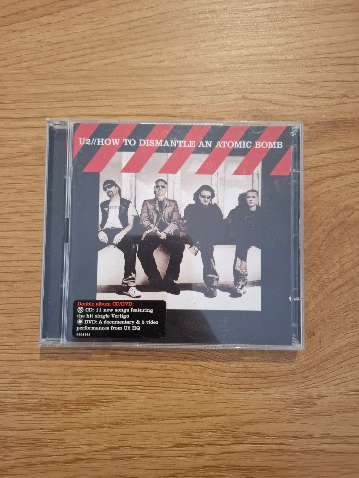 U2 - How to Dismantle an Atomic Bomb CD/DVD (2004), Cd's en Dvd's, Rock, Inclusief DVD, Ophalen of Verzenden, Zo goed als nieuw