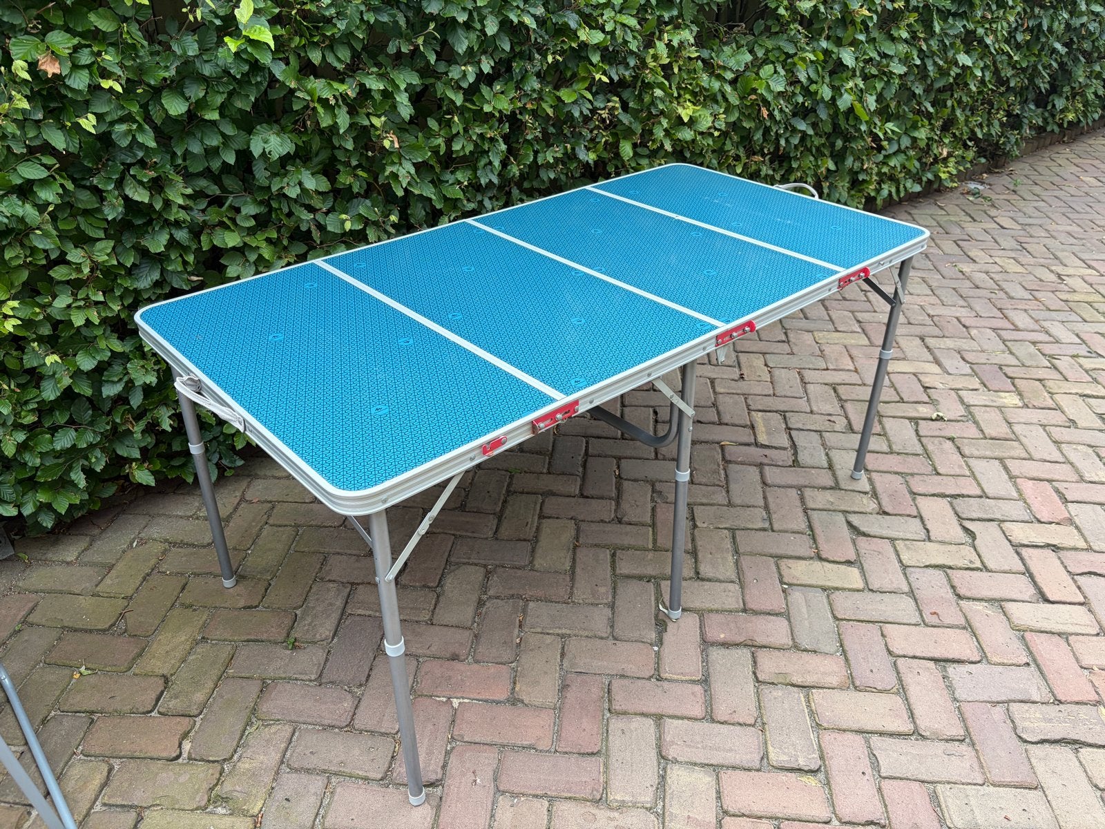Quechua opklapbare campingtafel - Compact en stevig, Ophalen, Gebruikt, Campingtafel