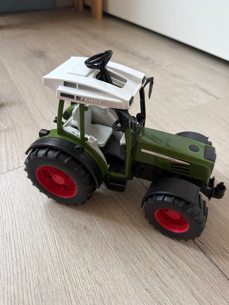 Bruder Fendt Farmer 209 S., Ophalen, Zo goed als nieuw