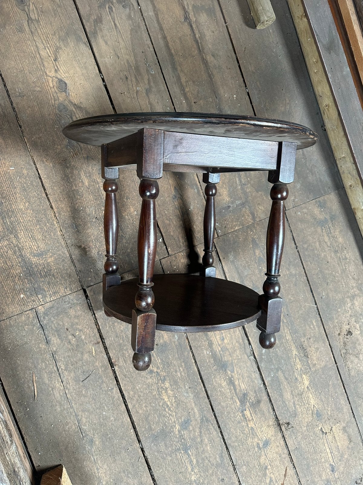 Houten bijzettafel met twee niveaus, Ophalen
