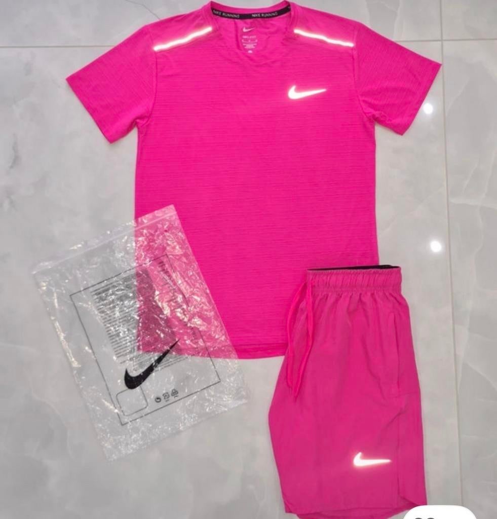Nike Miller Trainingspak - Roze Hardloopset, Ophalen of Verzenden, Nieuw, Maat 38/40 (M), Roze