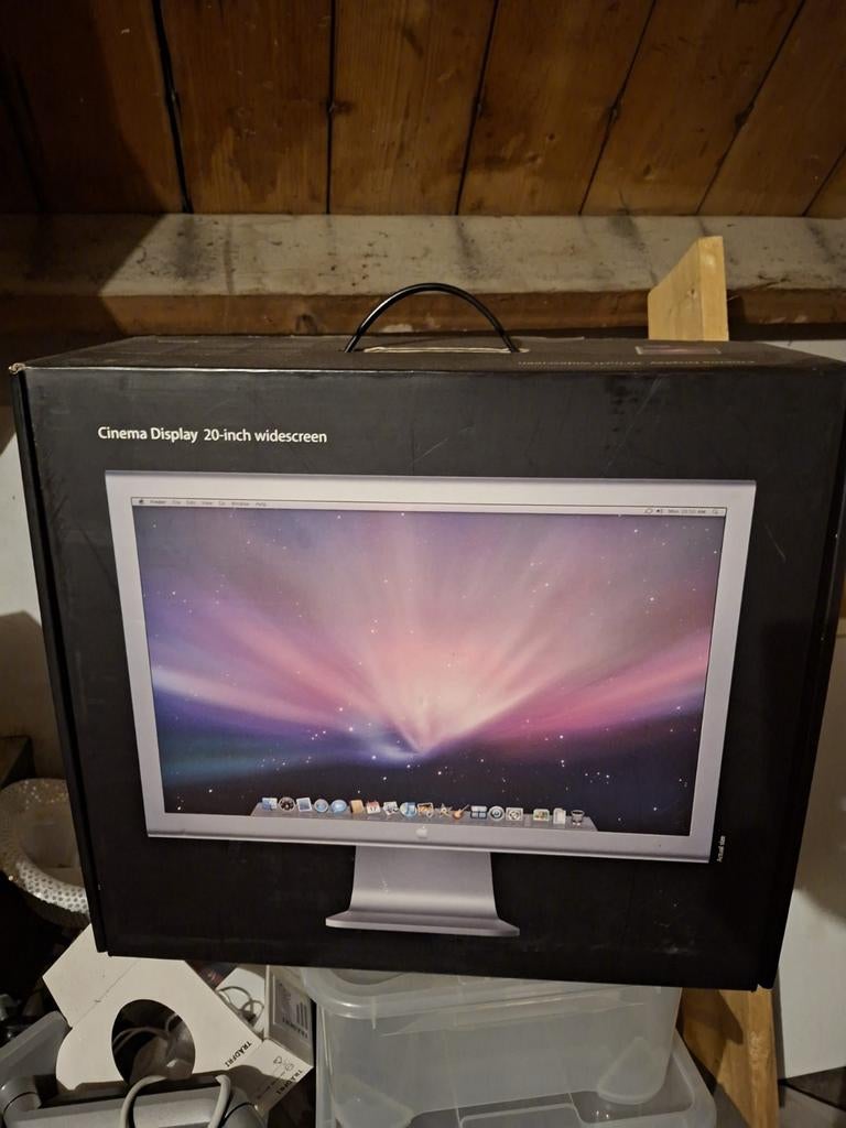 Apple Cinema Display 20-inch Widescreen met tafelbevestiging, Computers en Software, Monitoren, Ophalen, Gebruikt, Apple