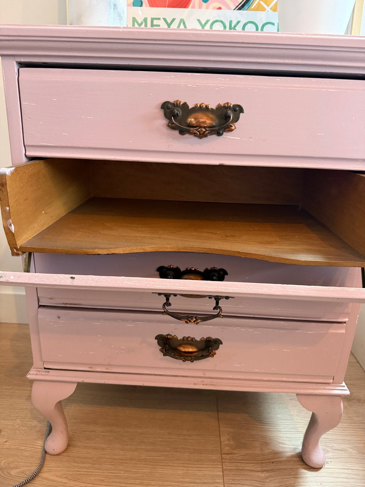 Vintage oudroze ladekastje met 4 laden, Ophalen, Minder dan 50 cm, Gebruikt, 3 of 4 laden
