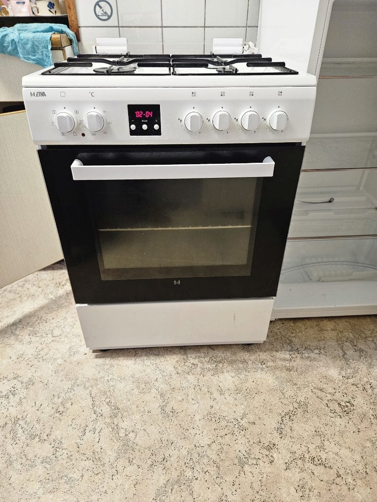 Wit Etna gasfornuis met glazen deksel, Ophalen, Grill, 4 kookzones, Zo goed als nieuw