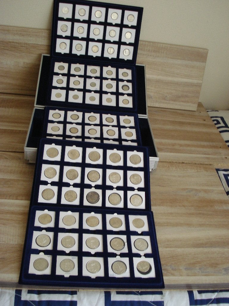 ZILVEREN MUNTEN IN KOFFER, RIJKSDAALDERS,GULDENS, 10 EURO, Postzegels en Munten, Koningin Juliana, Setje, Zilver, Ophalen of Verzenden
