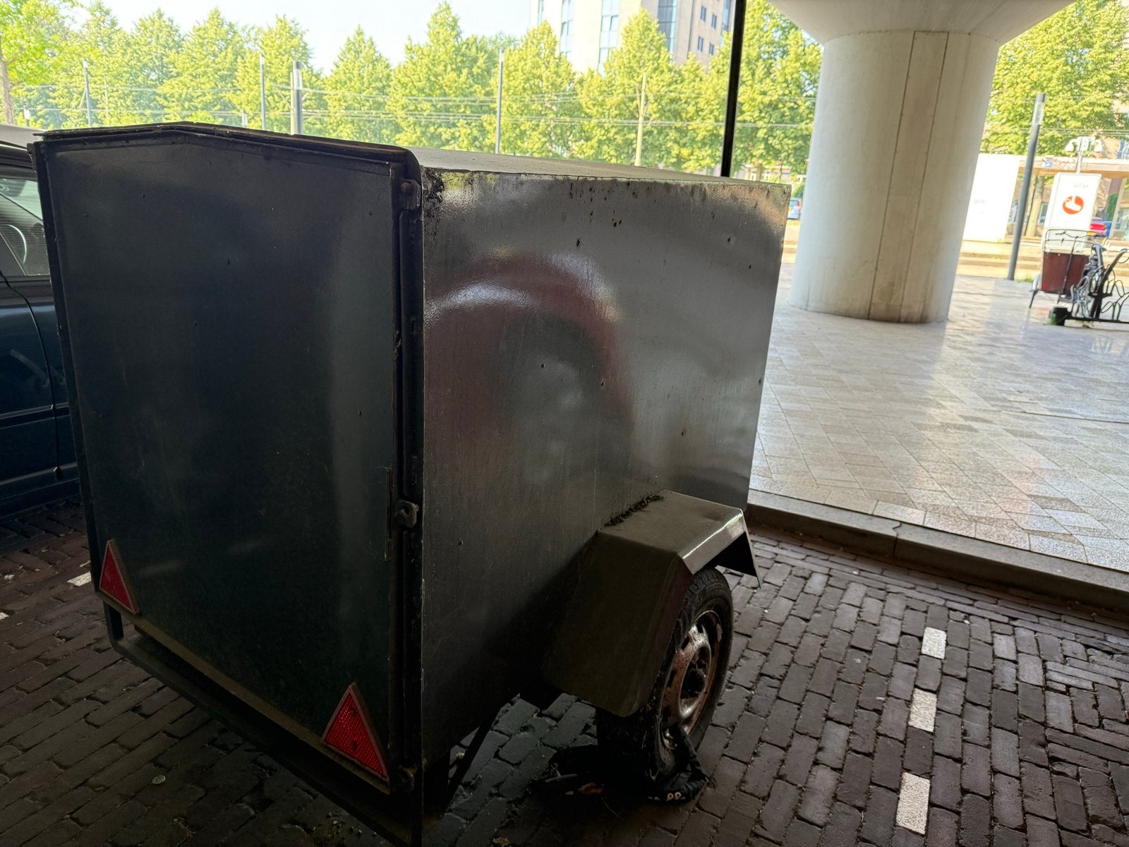 Compacte gesloten bagage aanhanger - Ideaal voor klussen, Ophalen, Gebruikt, Voor, Bumper