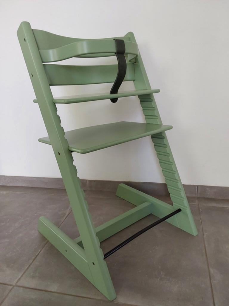 Refurbished Stokke Tripp Trapp met beugel en groen leertje, Ophalen of Verzenden, Zo goed als nieuw, Meegroeistoel