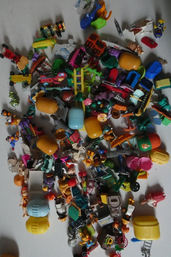 verrassings ei speeltjes in totaal 77 stuks, Ophalen of Verzenden, Zo goed als nieuw, Hardplasticfiguren