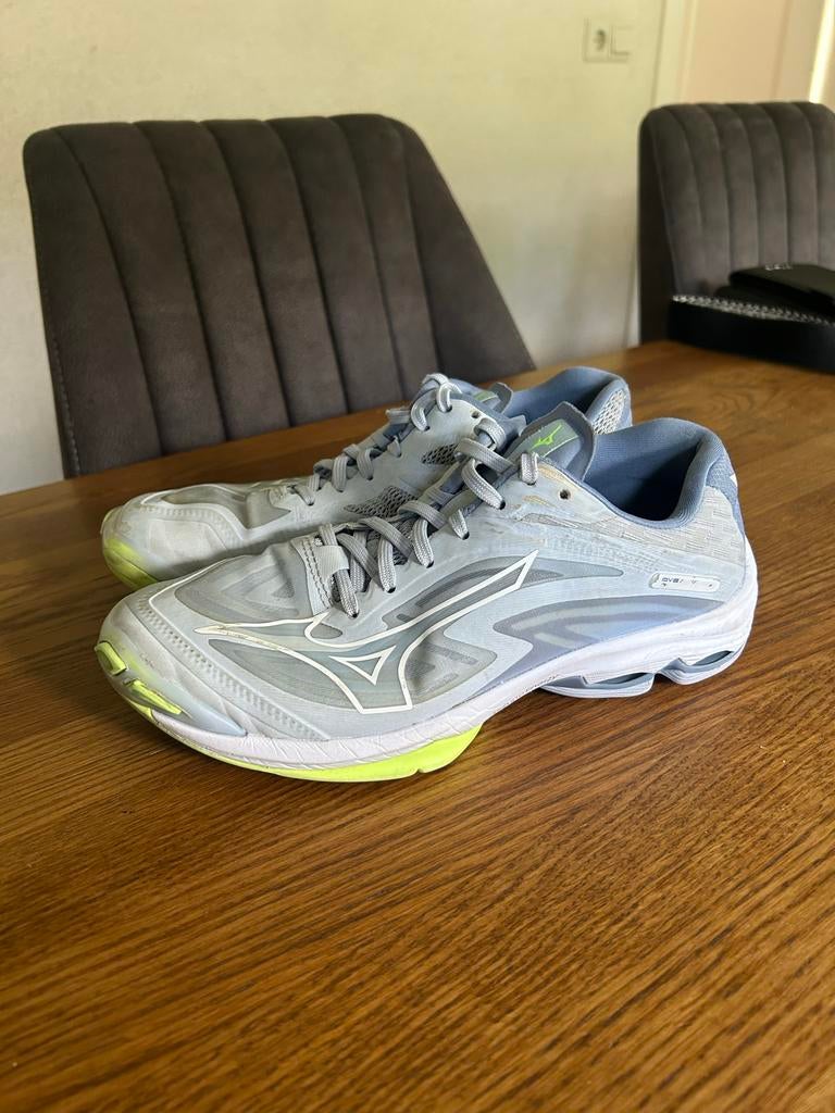Mizuno Wave Lightning Z7 Volleybalschoenen Dames, Sport en Fitness, Volleybal, Ophalen of Verzenden, Gebruikt, Schoenen