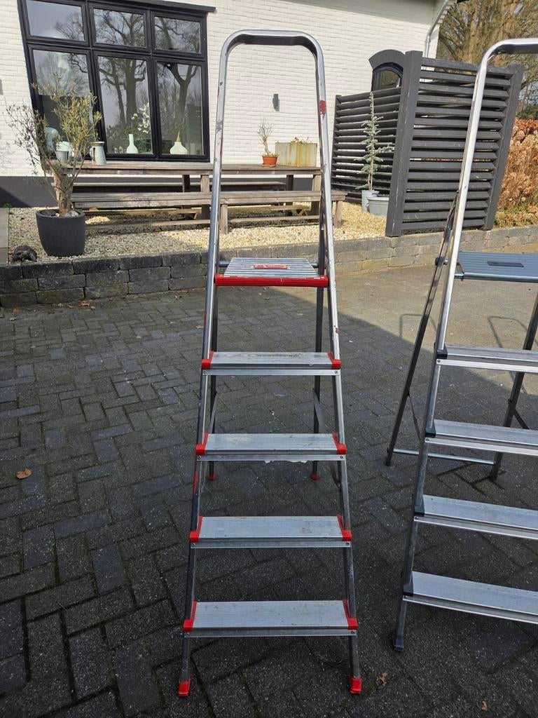 Huushoudtrappen: 5 treden, Ophalen, Gebruikt, Trap, Minder dan 2 meter