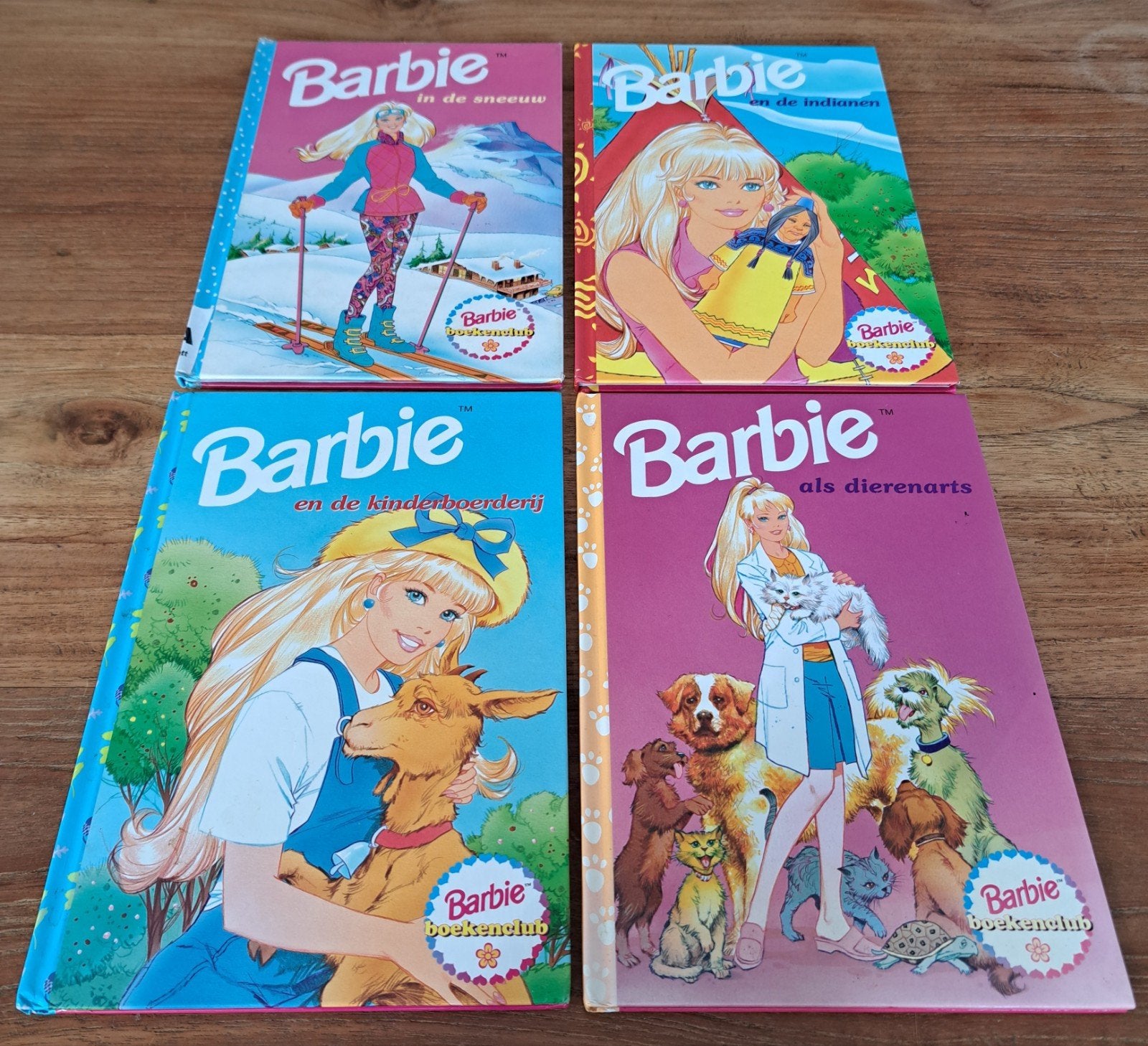 Set van 4 vintage Barbie Boekenclub hardcover boeken 90's, Boeken, Kinderboeken | Jeugd | onder 10 jaar, Ophalen of Verzenden