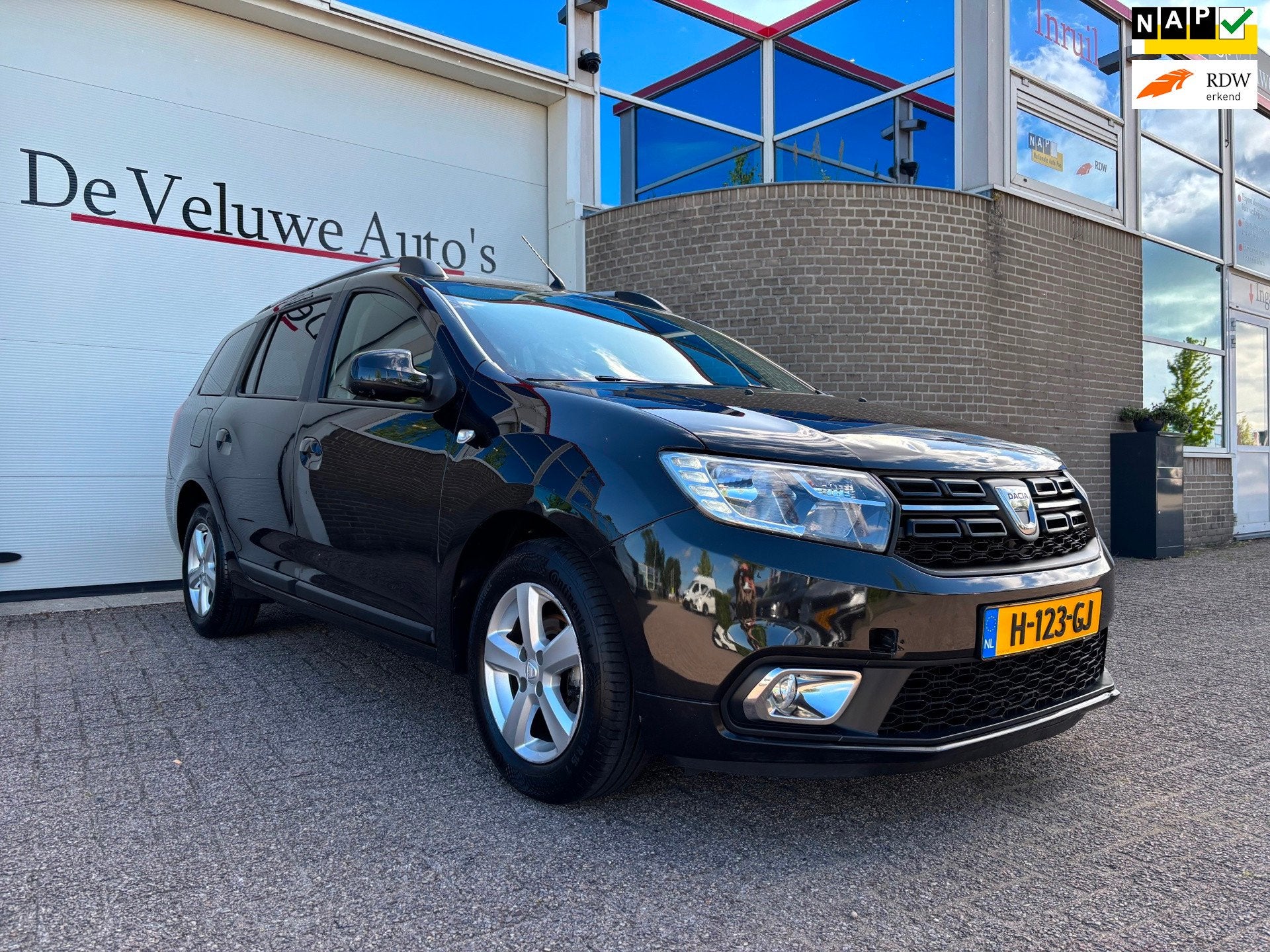 Dacia Logan MCV 0.9 TCe Laureate|Camera|Navi|Carplay|Cruise, Auto's, Voorwielaandrijving, 898 cc, Euro 6, Origineel Nederlands
