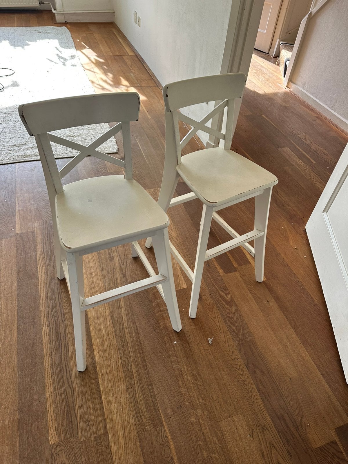 2 ingolf ikea kinderstoelen wit, 2 krukken, Ophalen, Gebruikt, 60 tot 90 cm