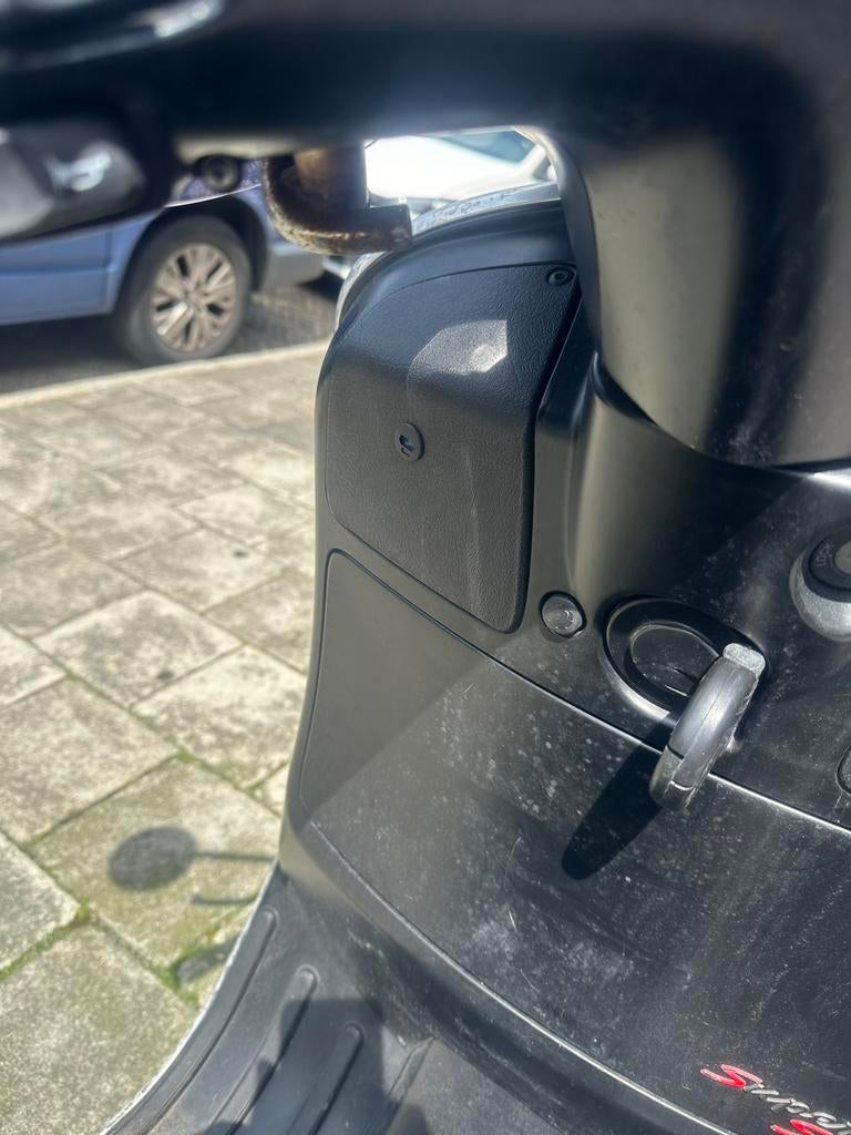 Te koop Vespa motor scooter, Ophalen, Zo goed als nieuw, Benzine