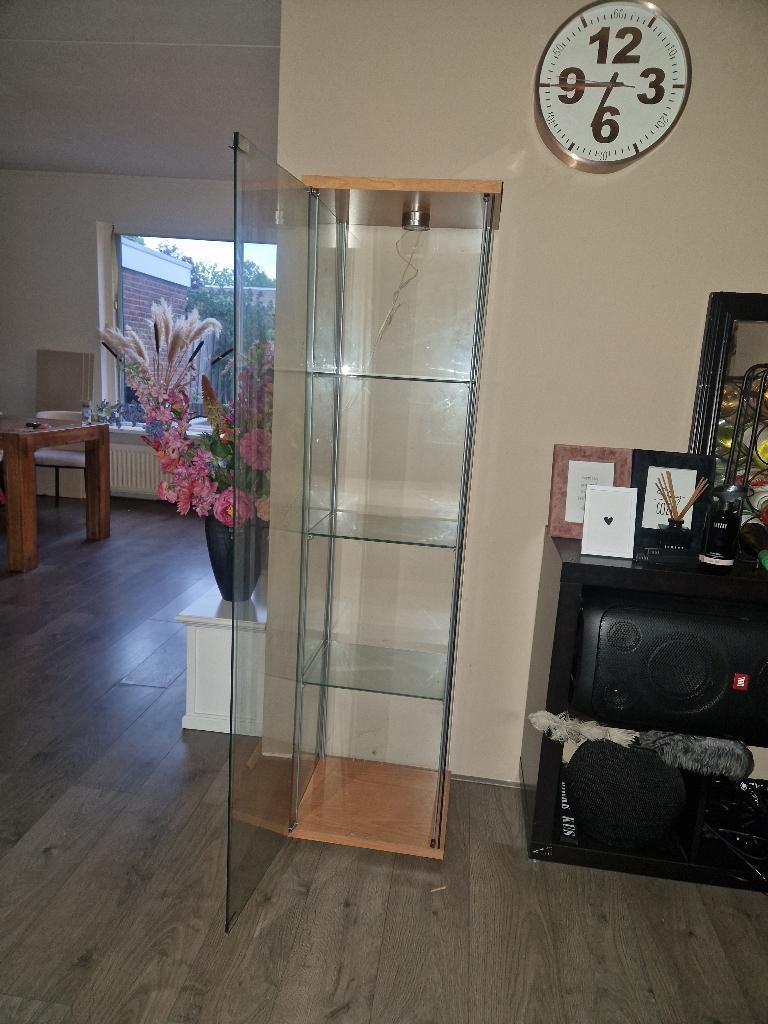 Vitrinekast, Ophalen, 50 tot 100 cm, 150 tot 200 cm, 25 tot 50 cm