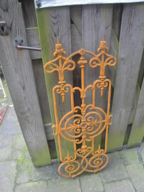 2 gietijzeren ornamenten, Tuin en Terras, Tuinwanddecoratie, Ophalen of Verzenden, Nieuw
