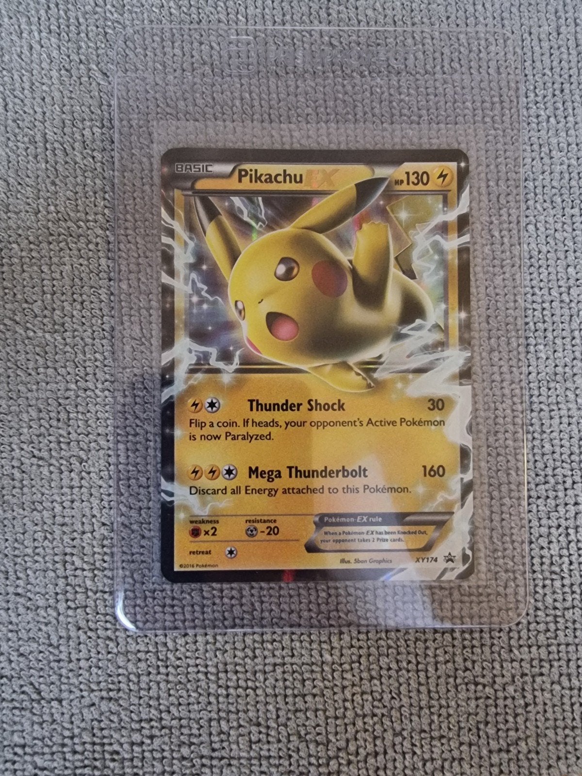 Pokemon Pikachu Ex Black star promo Battle heart tins XY174, Verzenden, Nieuw, Losse kaart, Foil