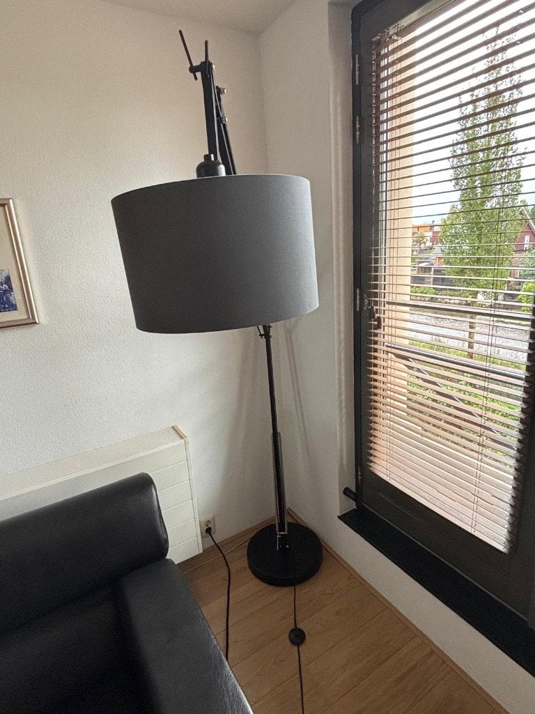 It's about Romi vloerlamp, Ophalen, Metaal, E27 (groot), Zo goed als nieuw