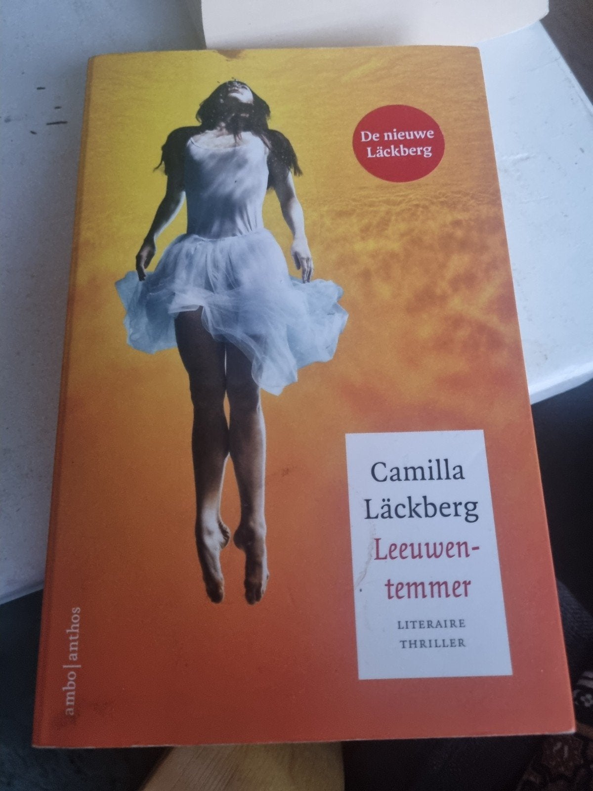 Camilla Läckberg - Leeuwentemmer, Ophalen of Verzenden, Zo goed als nieuw, Camilla Läckberg