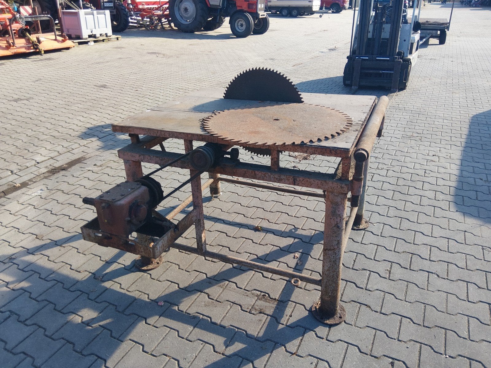 Zaagmachine, Ophalen, 1200 watt of meer, 70 mm of meer